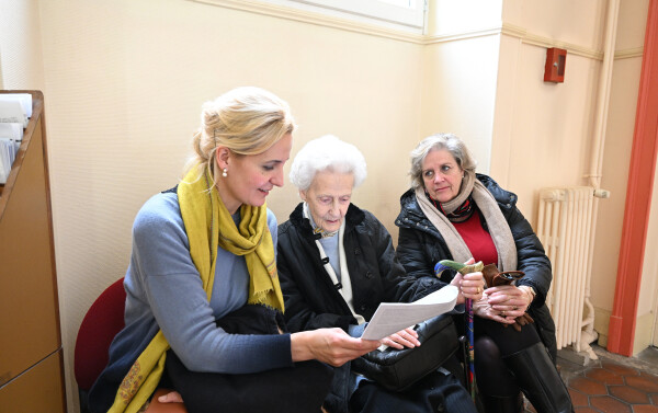 La duchesse de Montpensier, la Comtesse de Paris et la princesse Marie, à Dreux, le 15 mars 2022. 